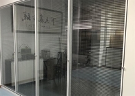 OEM ODM एल्यूमीनियम ग्लास कार्यालय विभाजन अंधा ग्लास कार्यालय के दरवाजे के साथ