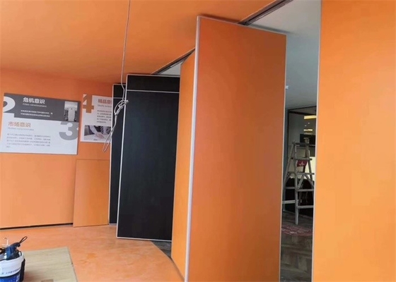 कार्यालय के लिए जंगम स्लाइडिंग डोर पार्टीशन वॉल मैनुअल हैंगिंग सिस्टम